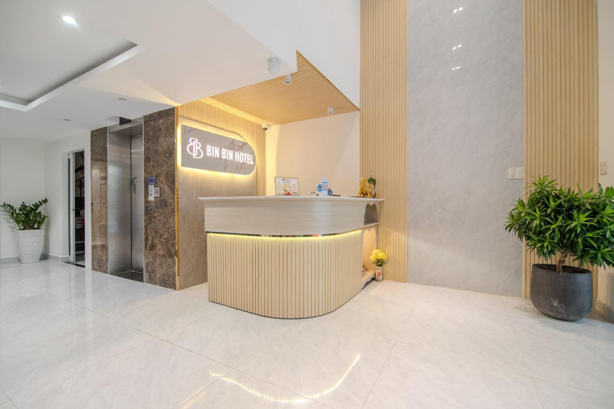 Bin Bin Hotel 6 - Near Secc D7 Хошимін Екстер'єр фото